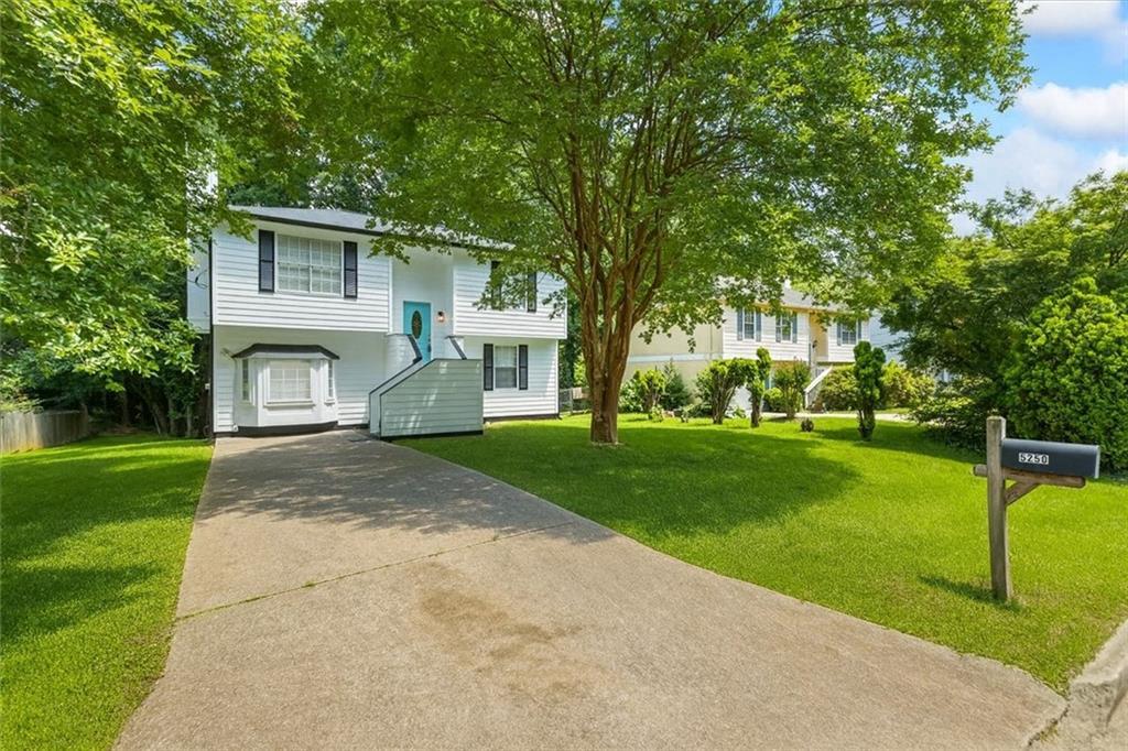 5250 Forest Downs Ln., Atlanta, GA 30349
