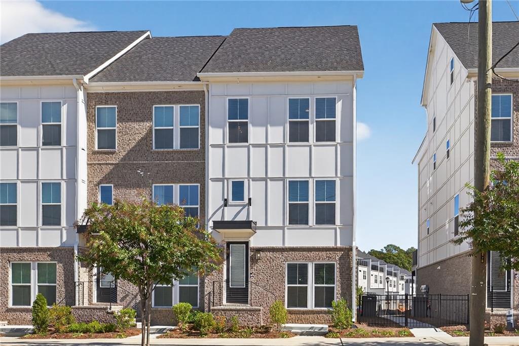 2571 Astaire Ct., Atlanta, GA 30318