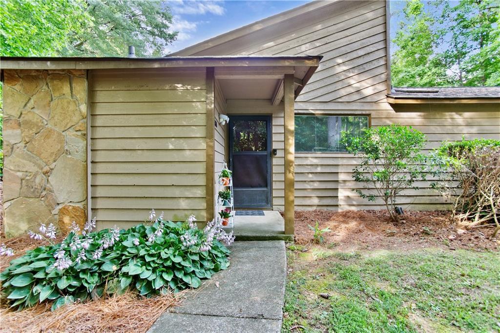 830 Bonnie Glen Dr., Marietta, GA 30067