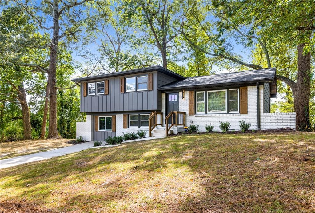 1483 Town Country Dr., Atlanta, GA 30316