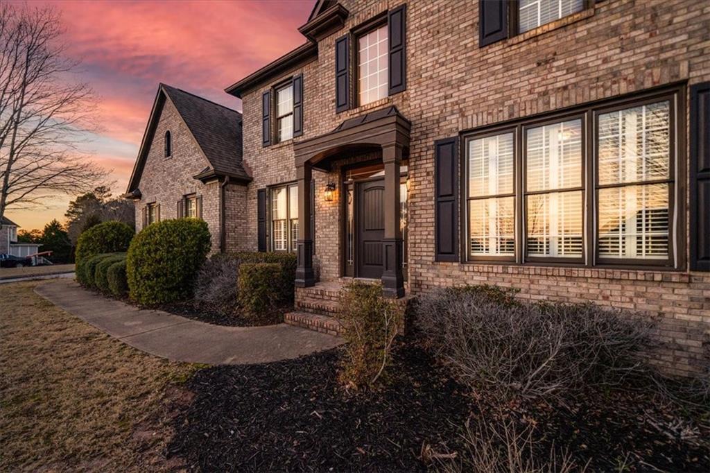 520 Waterside Ct., Canton, GA 30114