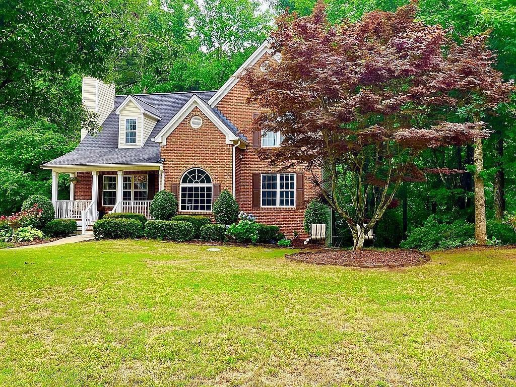 5551 Rose Ridge Ct., Flowery Branch, GA 30542