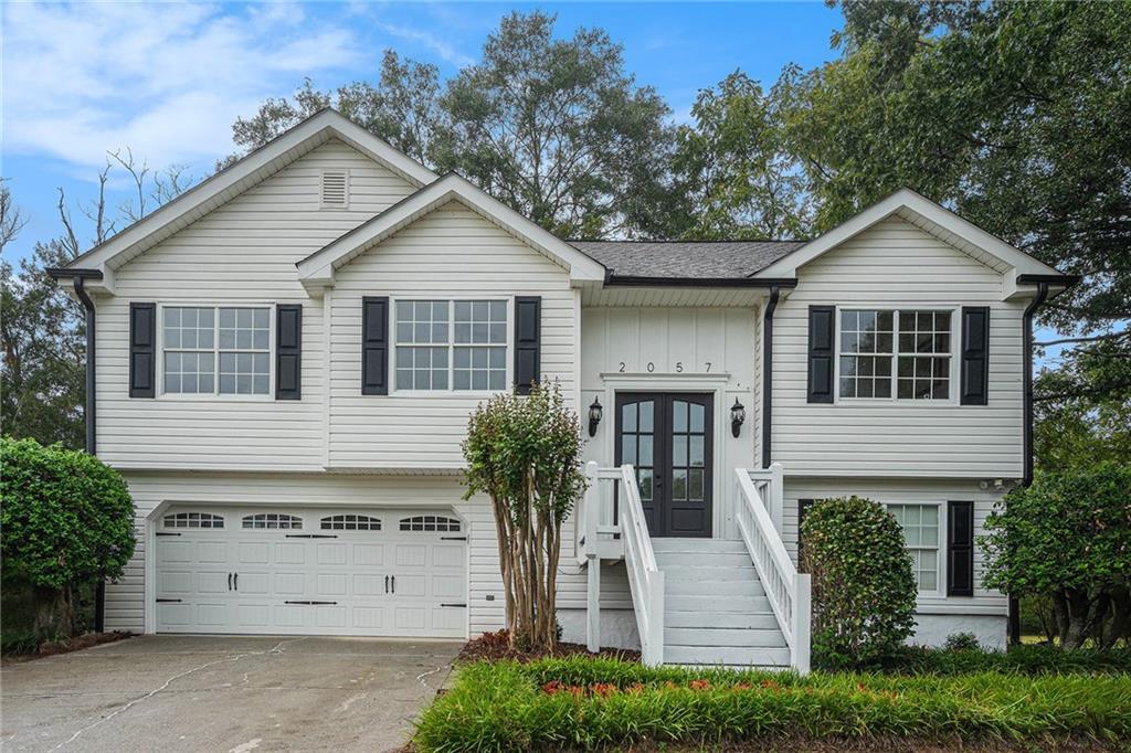 2057 Blackberry Ln., Auburn, GA 30011