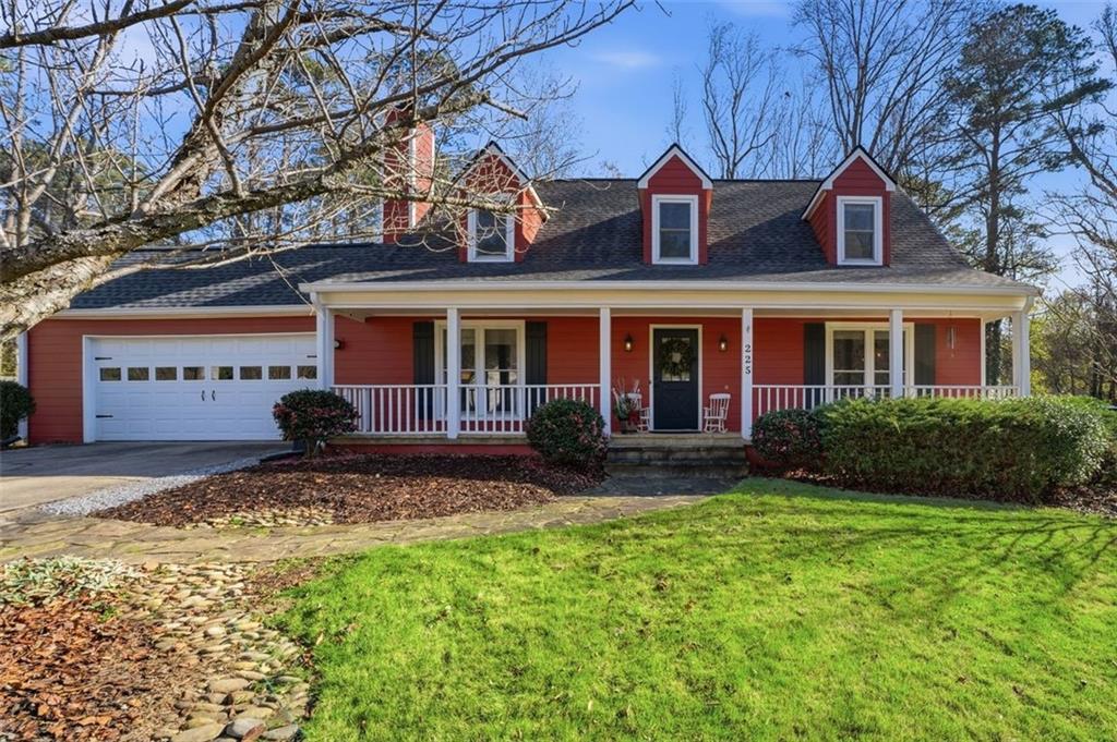 225 Barrington Dr., Roswell, GA 30076