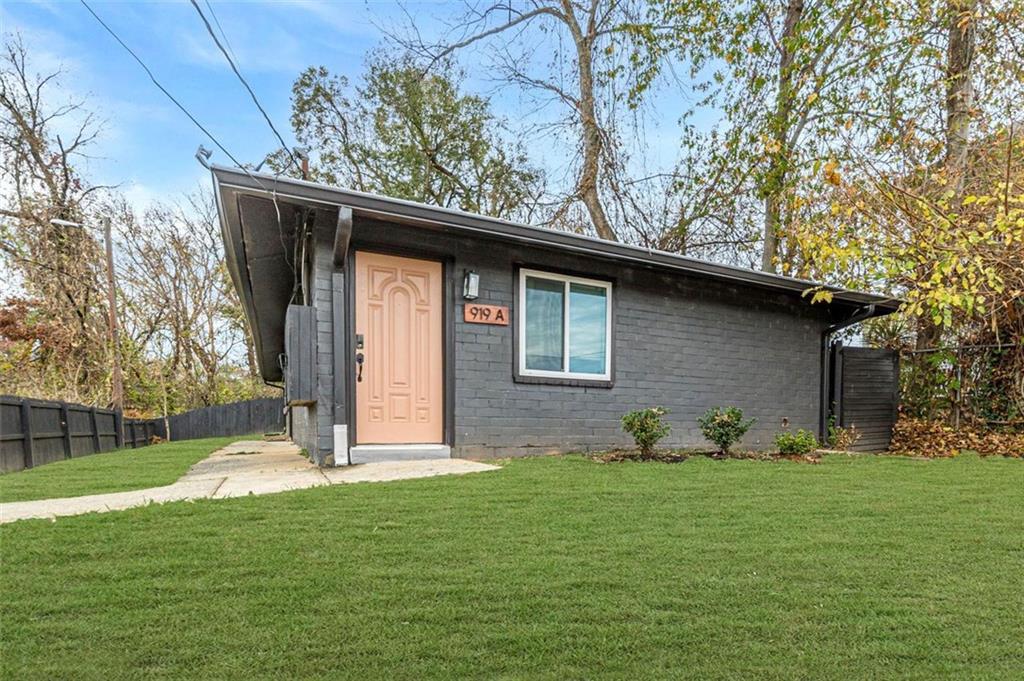 919 Hobson St., Atlanta, GA 30310