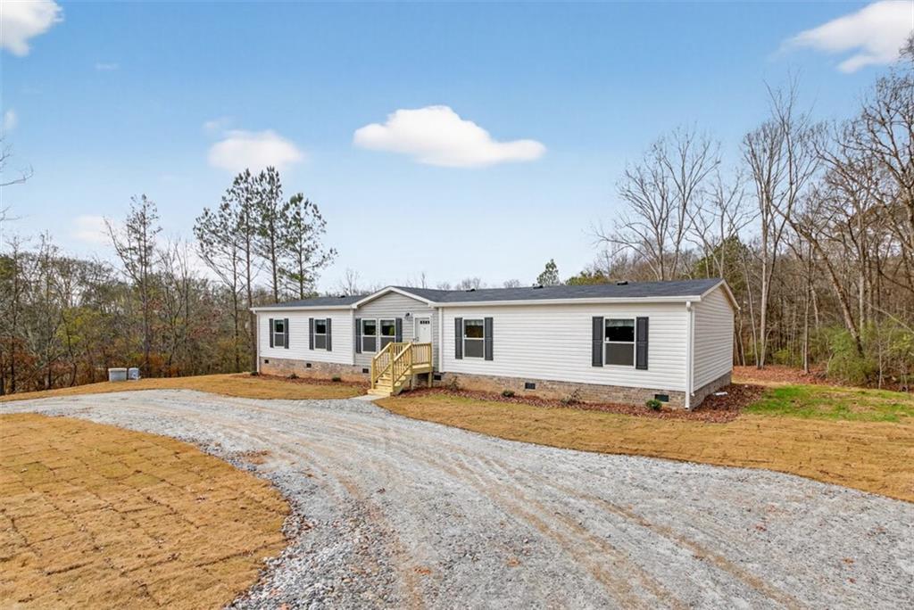533 Pearwood Rd., Royston, GA 30662