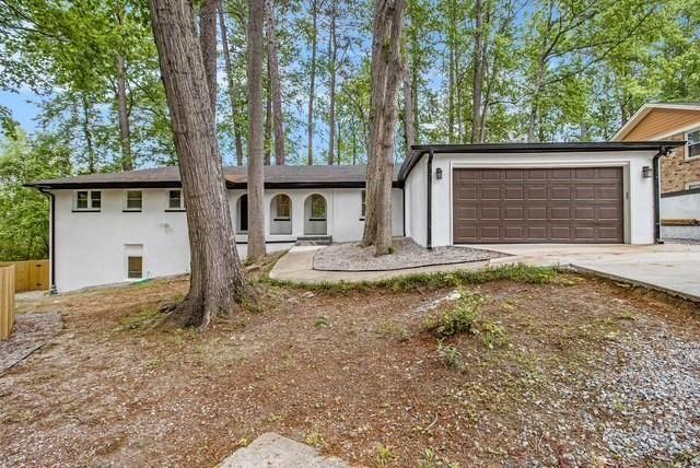 3185 Hammarskjold Dr., East Point, GA 30344
