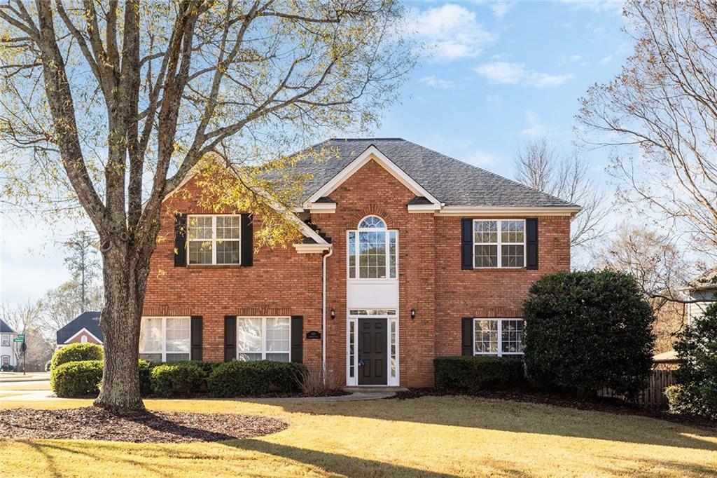 105 Ashbrook Ln., Roswell, GA 30075