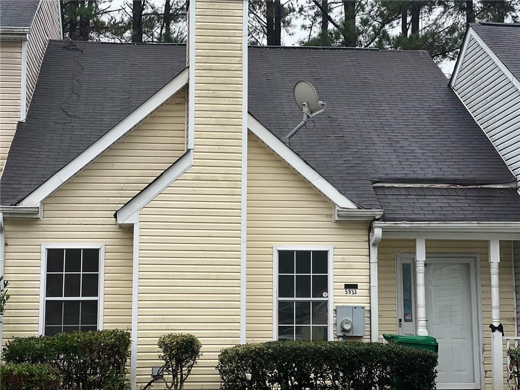 5933 Trent Walk Dr., Lithonia, GA 30038