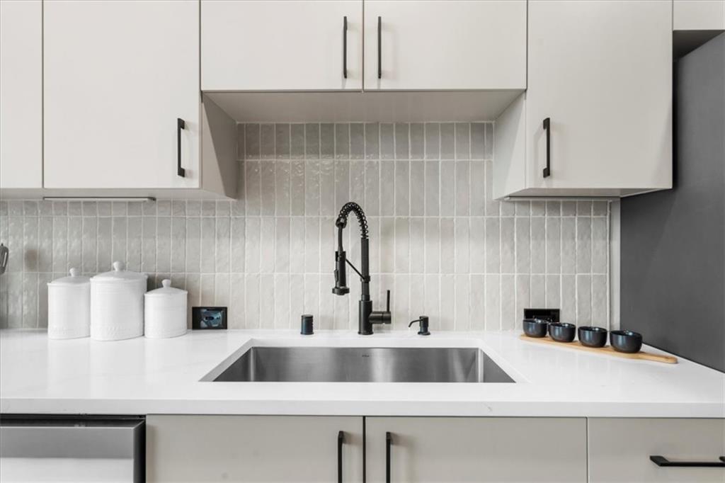 250 Pharr Rd. #704, Atlanta, GA 30305