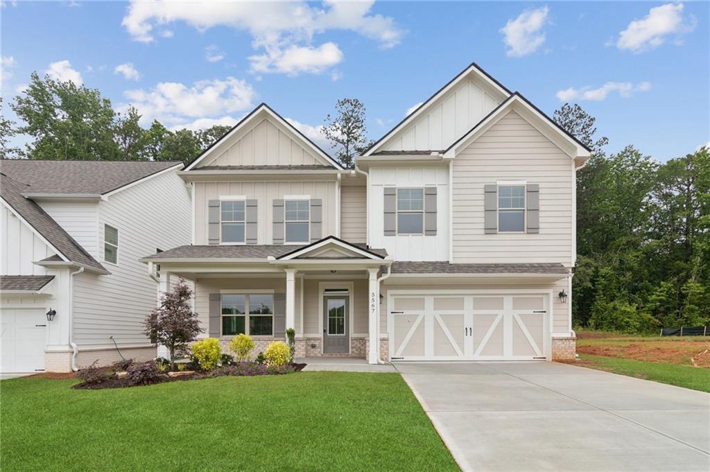 5574 Overlook Dr., Flowery Branch, GA 30542