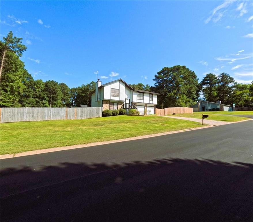 3695 Winterberry Ln., Snellville, GA 30039