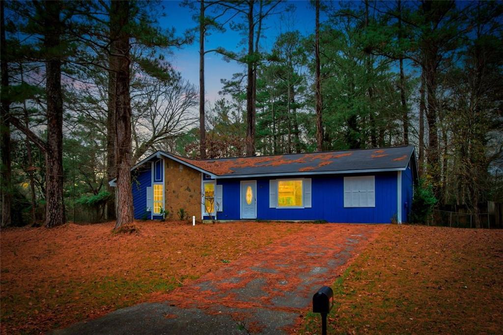 8962 Bentwood Ln., Riverdale, GA 30274