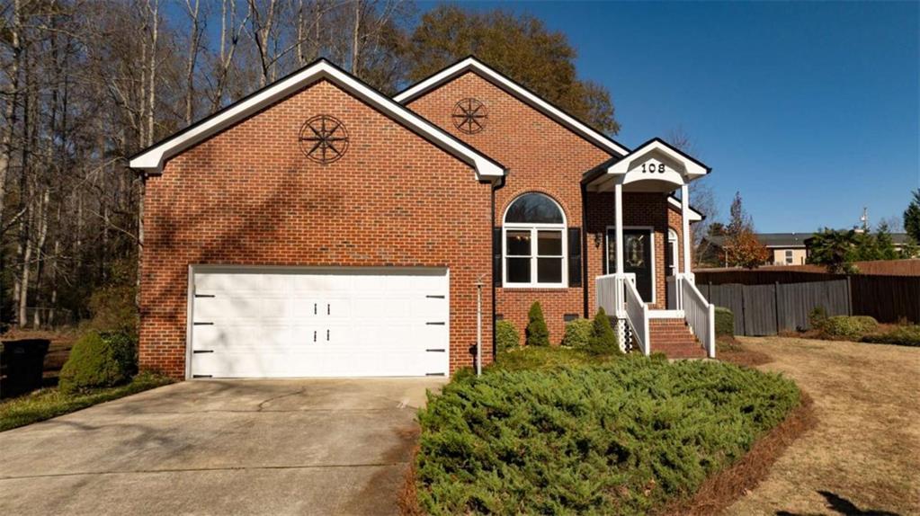 108 Hunter Way, Carrollton, GA 30116