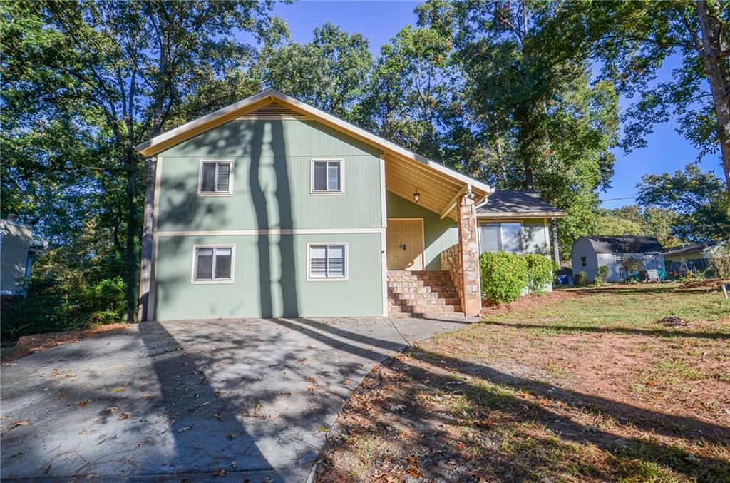 3173 Falconhurst Dr., Lilburn, GA 30047