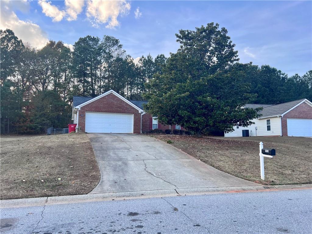 11179 Knotty Pine Pl., Hampton, GA 30228