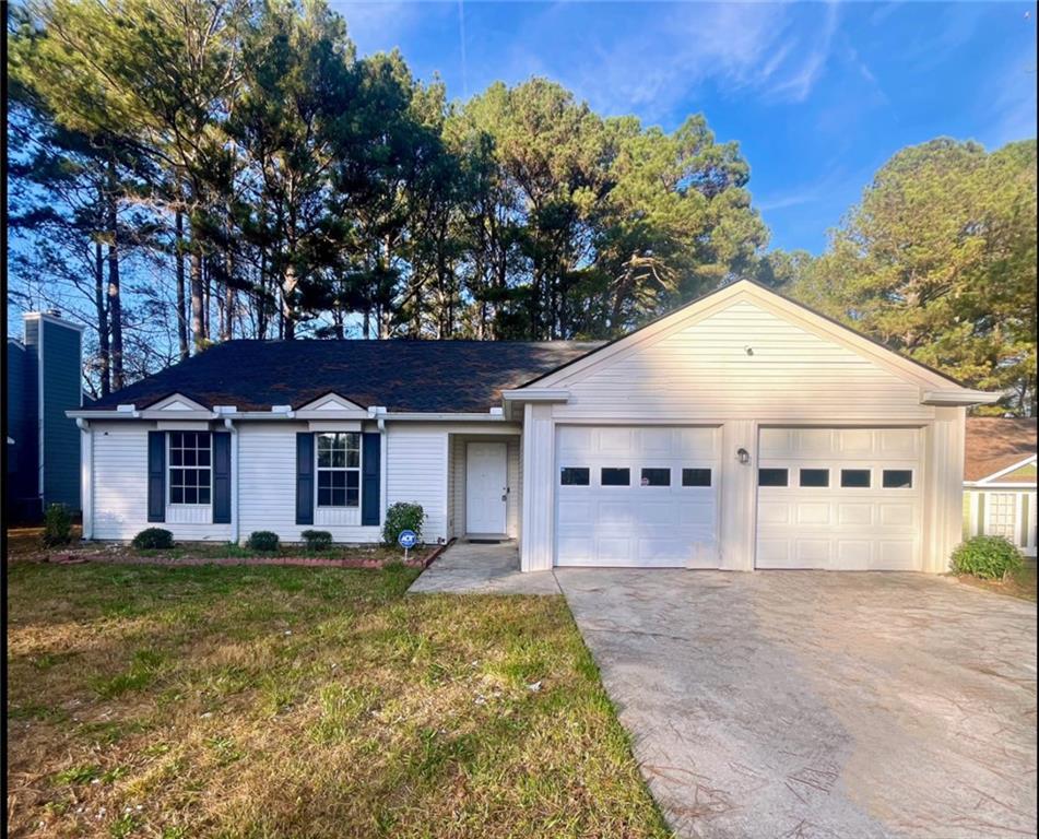1350 Birdsong Ln., Hampton, GA 30228