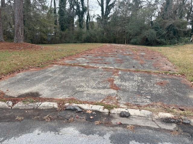 370 Taylor Ct., Riverdale, GA 30274