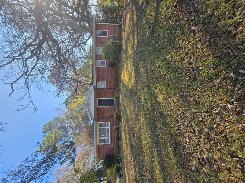 961 Dixie Dr., Jonesboro, GA 30236