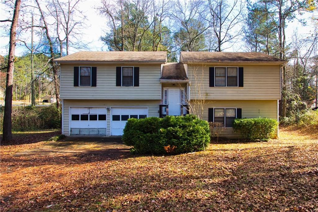 716 Harness Ct., Lithonia, GA 30058