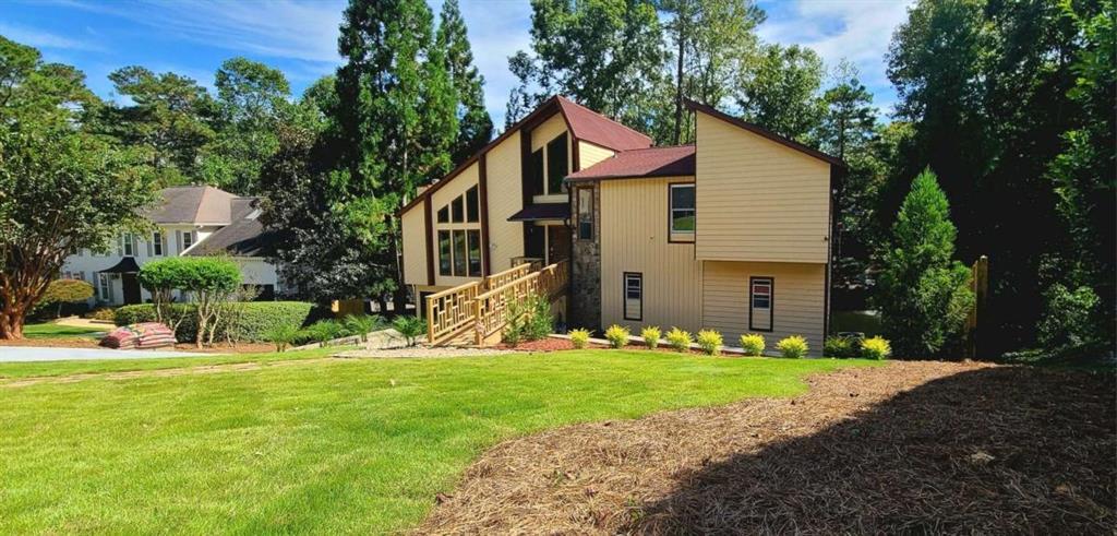 2696 Long Lake Ter., Roswell, GA 30075