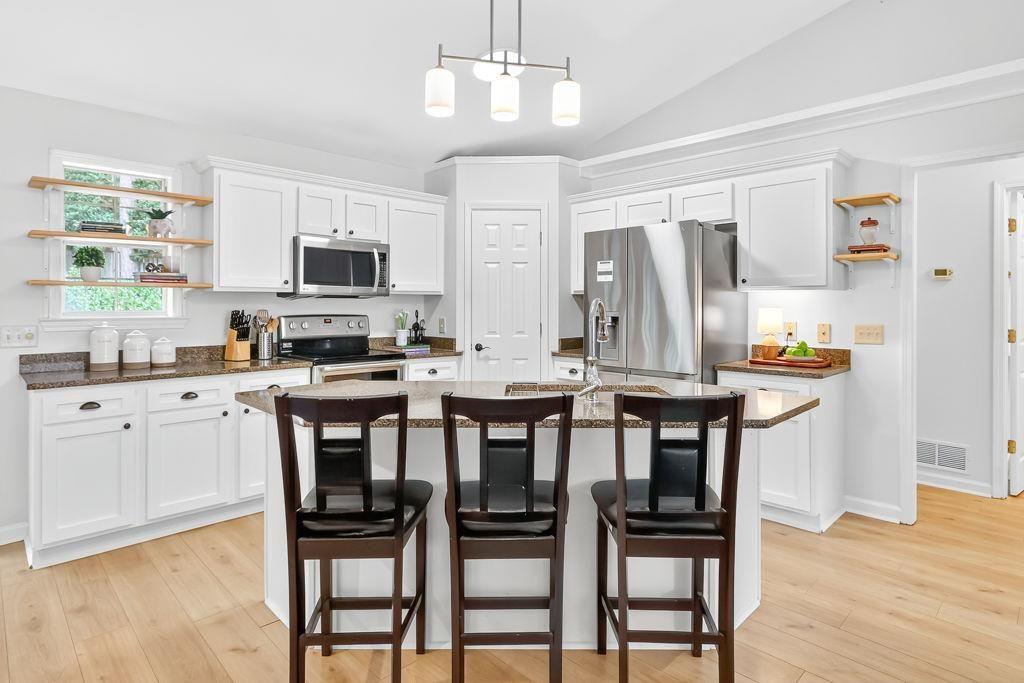 8635 Sapphire Ln., Gainesville, GA 30506