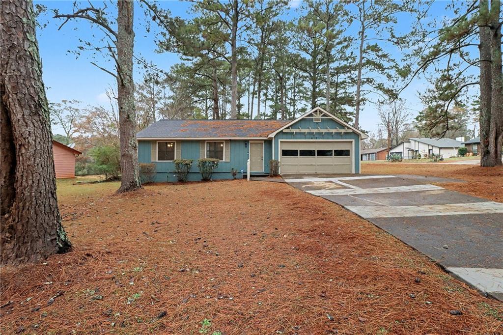 621 Maple Dr., Riverdale, GA 30274
