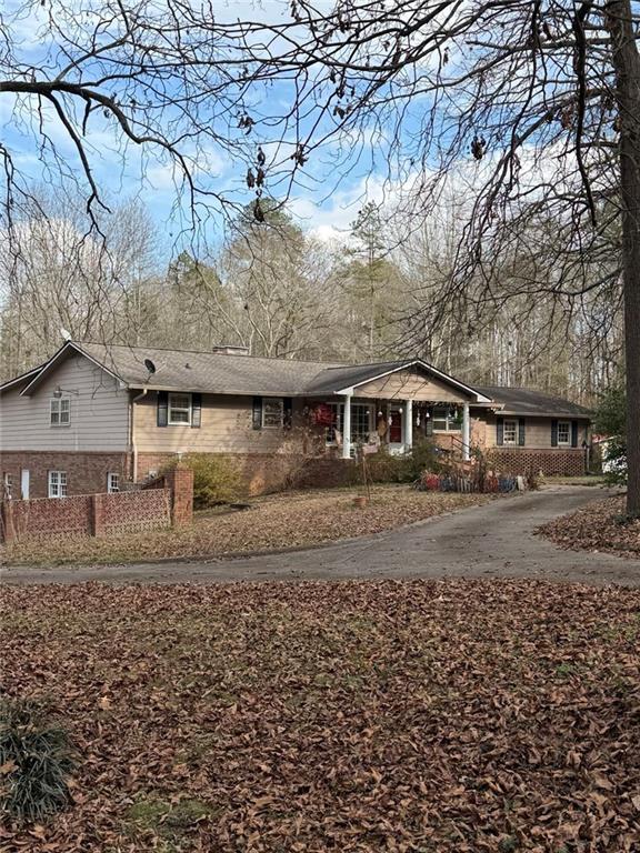 329 Riverbend Dr., Royston, GA 30662
