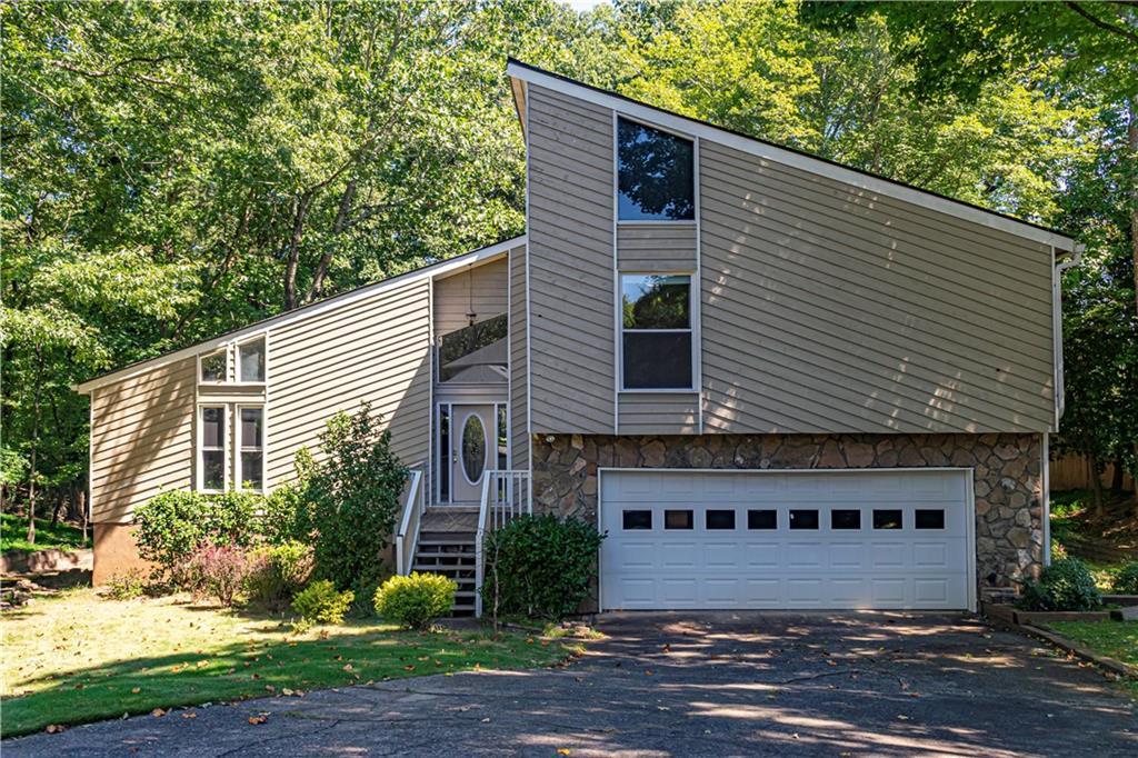 1985 Branch Valley Dr., Roswell, GA 30076