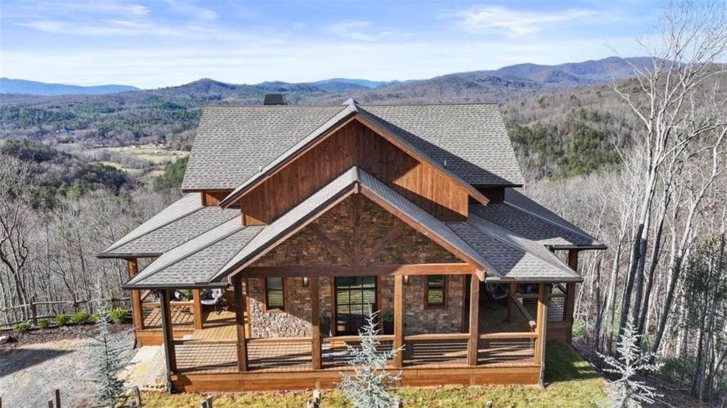 226 Round Top Rd., Mineral Bluff, GA 30559