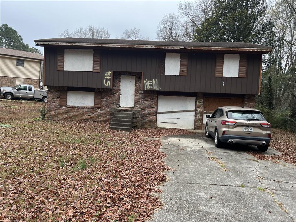 5827 Christopher Ln., Lithonia, GA 30058