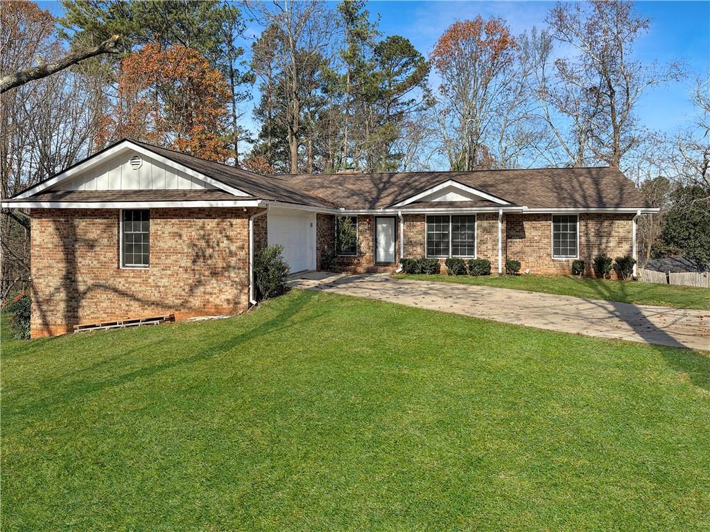 4504 Stacey Dr., Oakwood, GA 30566