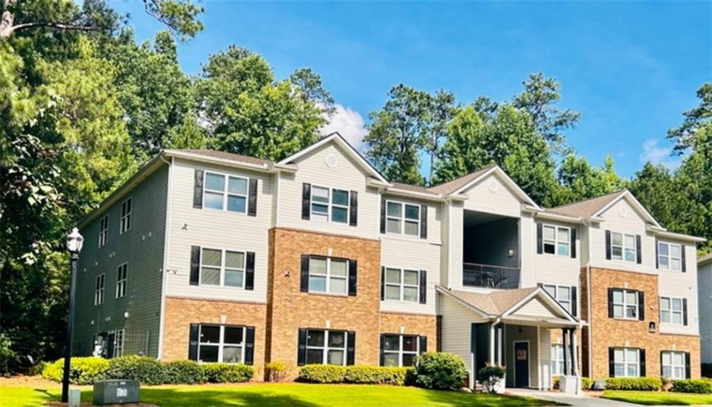 8201 Fairington Village Dr., Lithonia, GA 30038