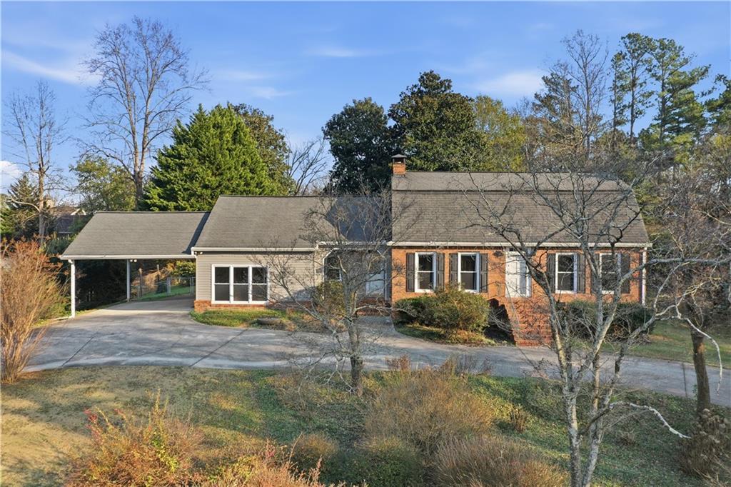 205 Hart Cir., Dallas, GA 30132