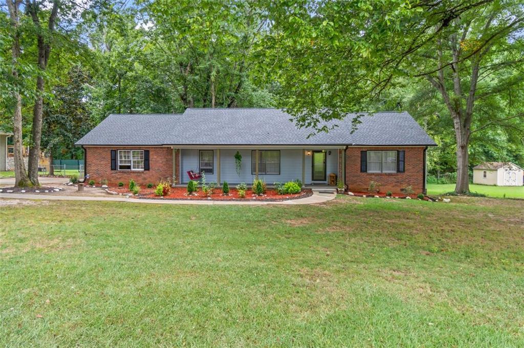 232 Clarkdell Dr., Stockbridge, GA 30281