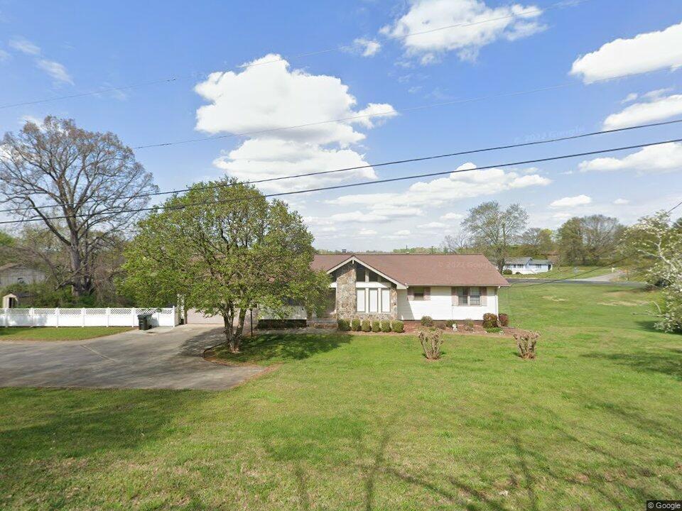 4549 Oak St., Oakwood, GA 30566