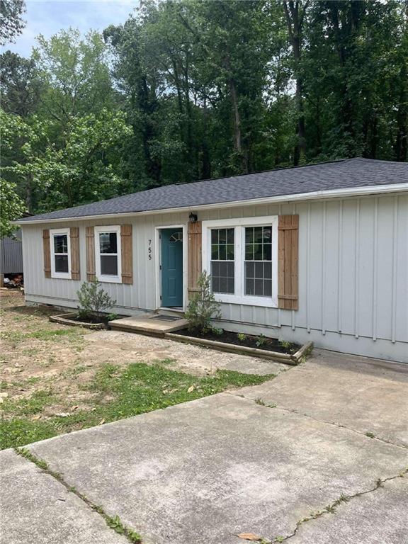 755 Cascade Dr., Forest Park, GA 30297