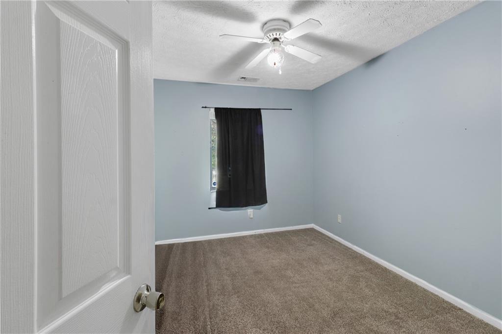 108 Lillie Ln., Maysville, GA 30558