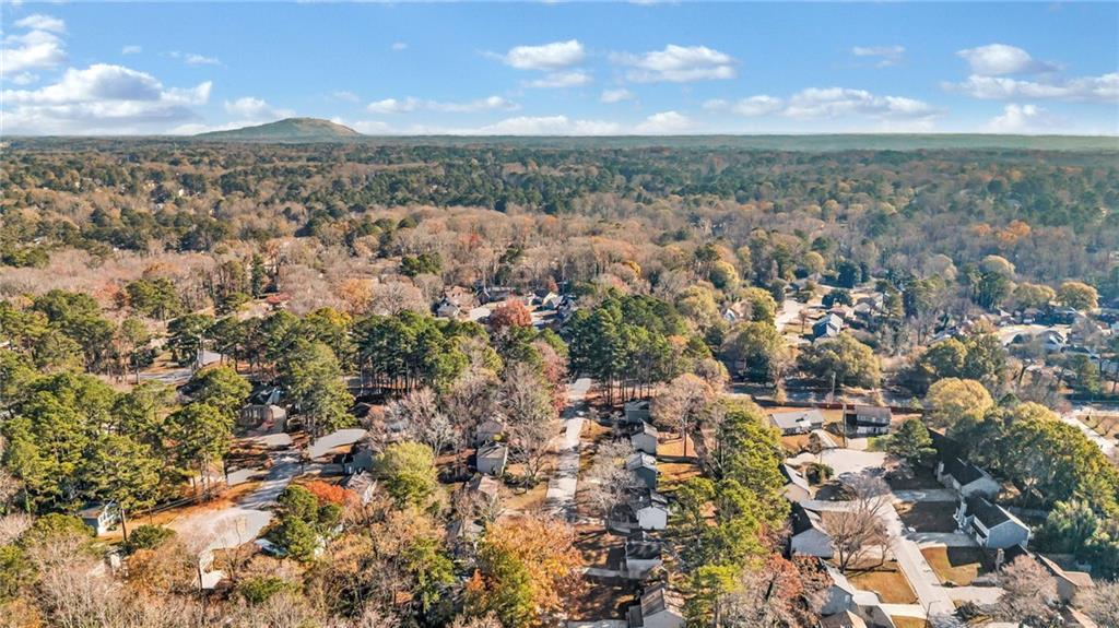 3959 Wood Path Dr., Stone Mountain, GA 30083