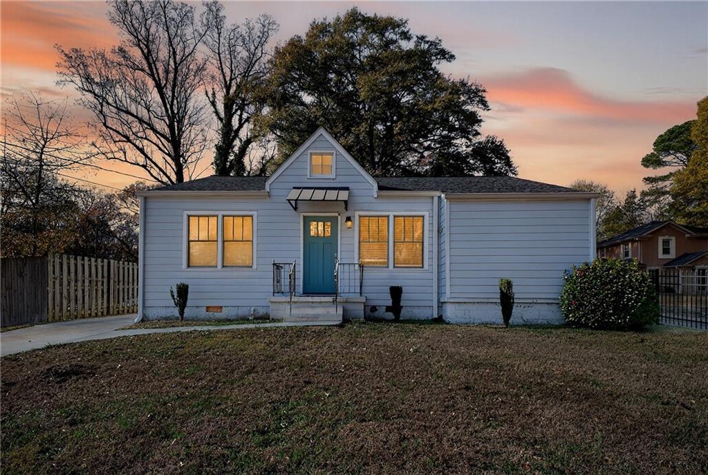 620 Hamilton E Holmes Dr., Atlanta, GA 30318