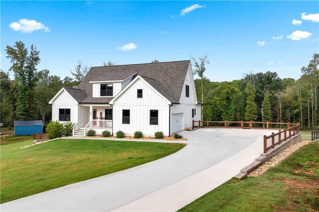 240 Oakwood Dr., Commerce, GA 30529