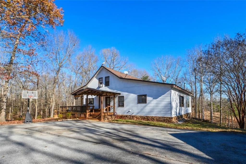 731 Brewer Rd., Lula, GA 30554