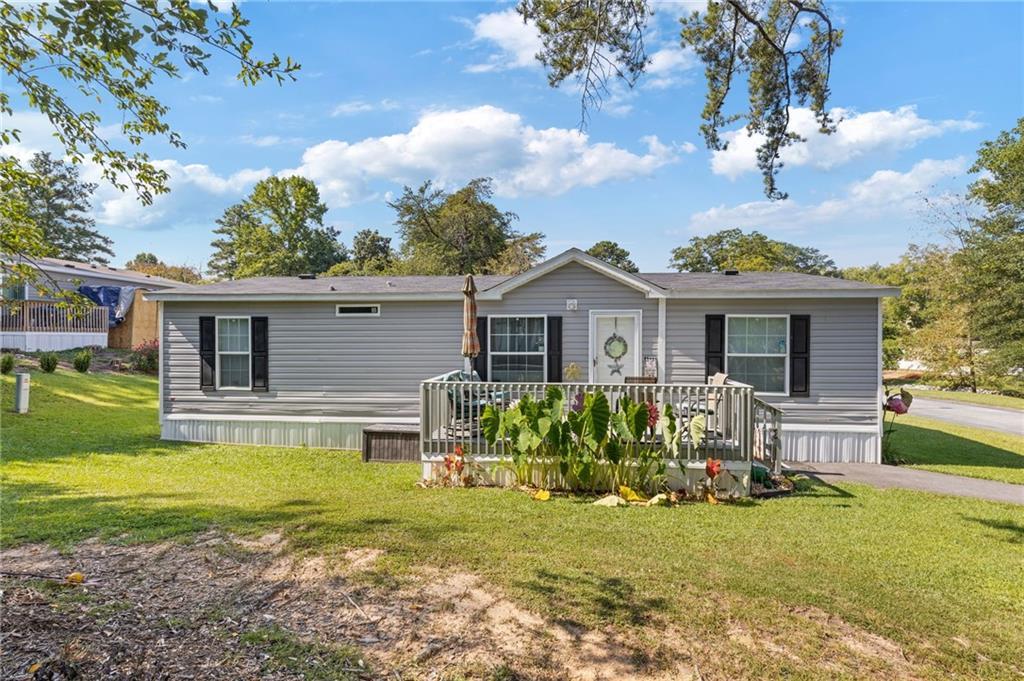 26 E Meadow Ln., Conyers, GA 30012