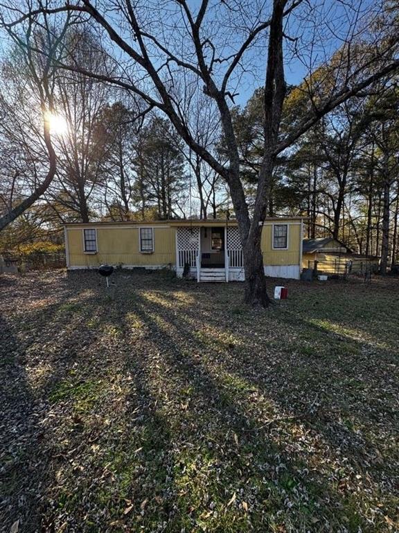 110 Valley Dr., Loganville, GA 30052