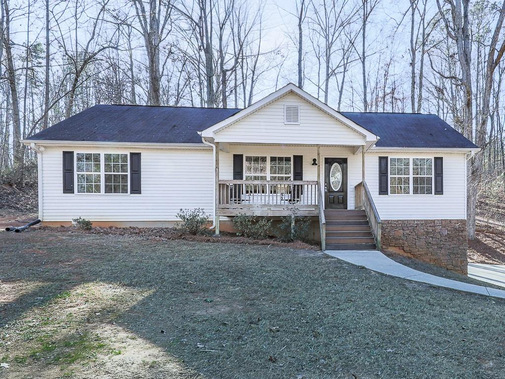 472 Crowe Springs Rd., White, GA 30184