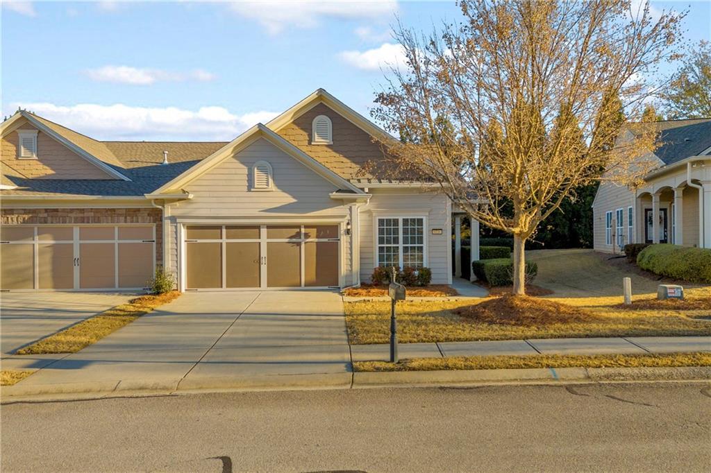 6116 Longleaf Dr., Hoschton, GA 30548