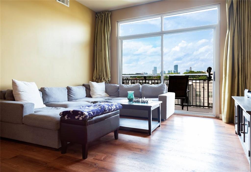 711 Cosmopolitan Dr. #715, Atlanta, GA 30324