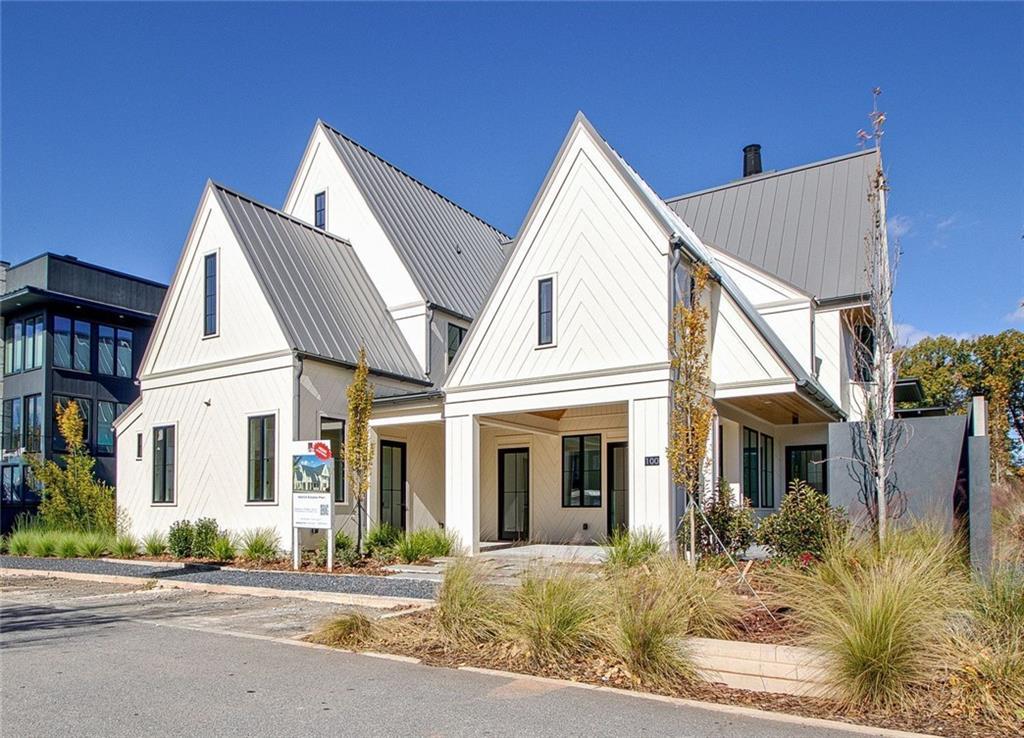 100 Carlyle Ln., Fayetteville, GA 30214