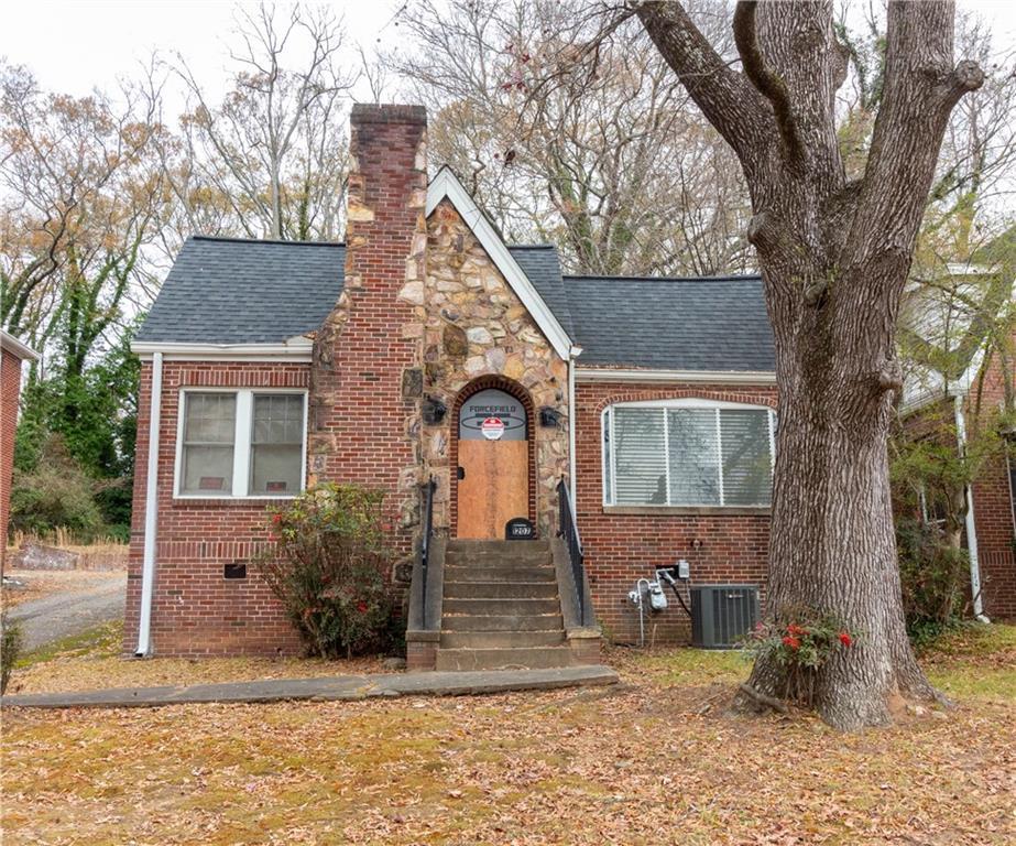 1207 M L King Jr Dr., Atlanta, GA 30314