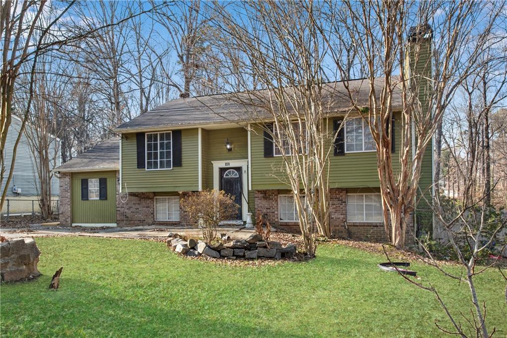 902 Traymore Dr., Norcross, GA 30093